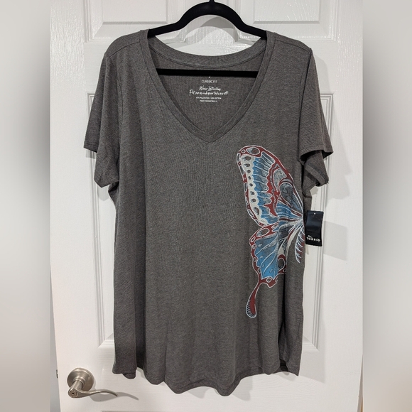 NWT Torrid Gray Butterfly Classic Fit V-Neck Short Sleeve Shirt Size 2 (18/20) - Picture 1 of 9